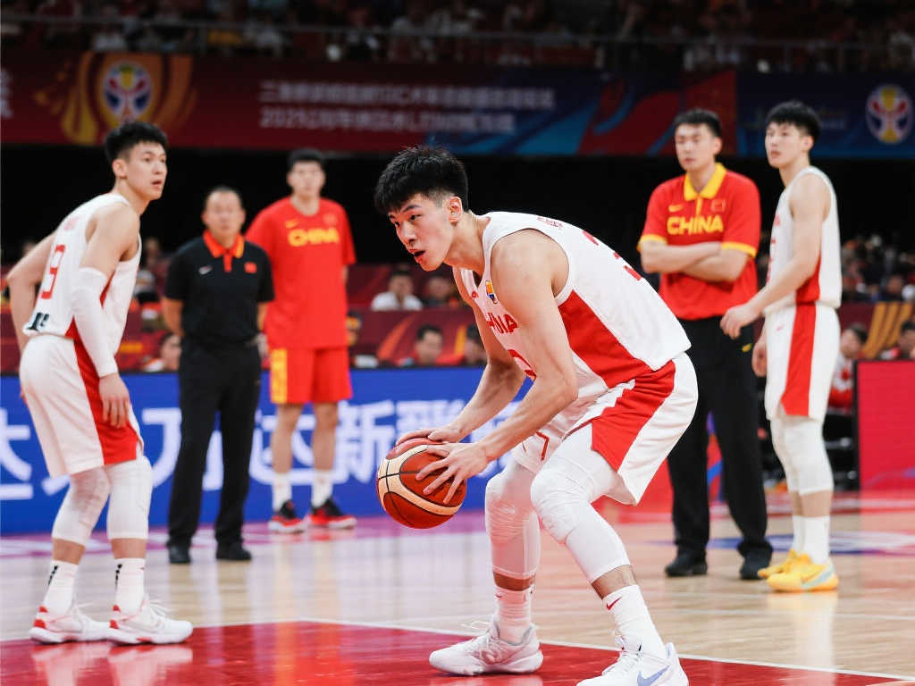 中国男篮2024完美收官,2025年迎战新挑战力求逆袭 中国男篮2024完美收官,2025年迎战新挑战力求逆袭